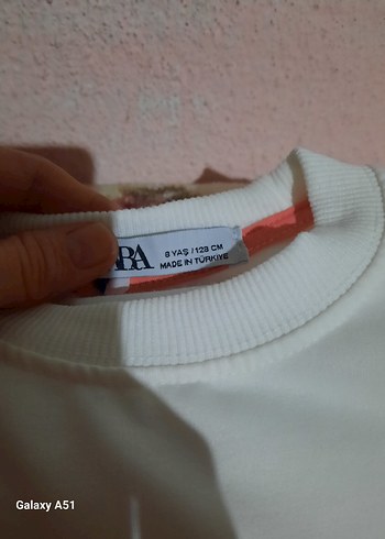 Beyaz Desenli Bebek Önlüğü - Görsel 2