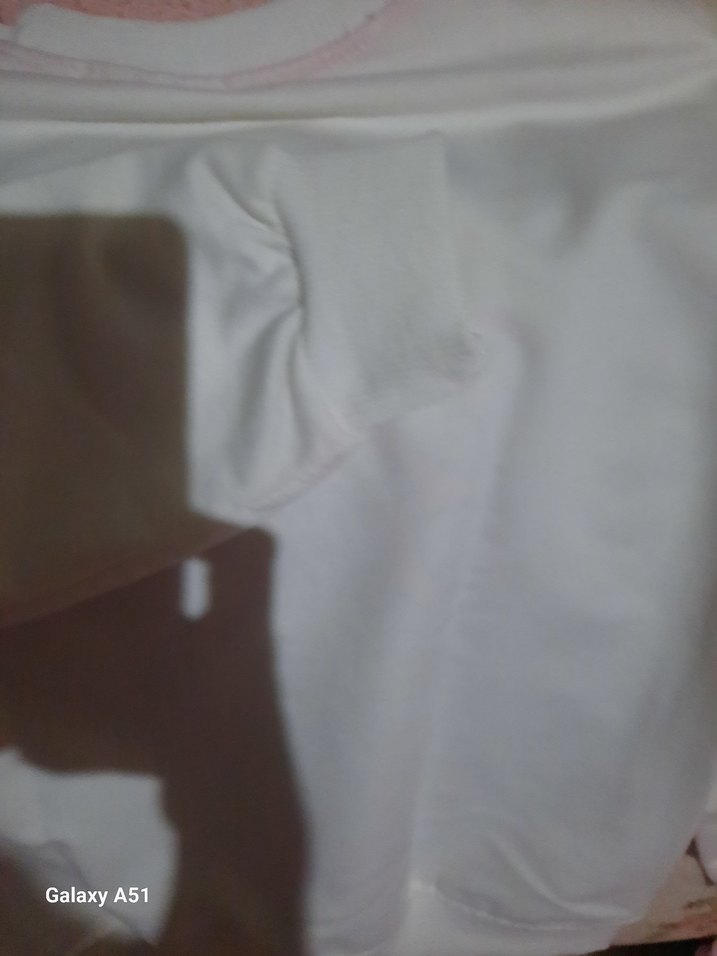 Beyaz Desenli Bebek Önlüğü - Görsel 4