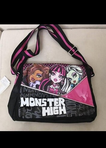 Monster high yan çanta 