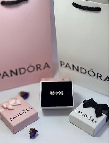 Pandora Beştaş Pırlanta Yüzük