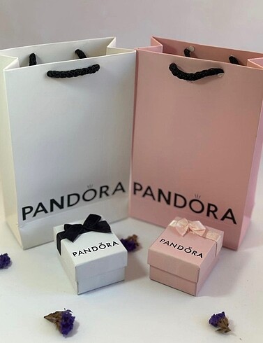 Pandora Pandora Parlayan Fiyonk Yüzük