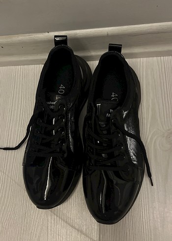 Diğer Parlak Siyah Stiletto Topuklu Kadın Spor Ayakkabı