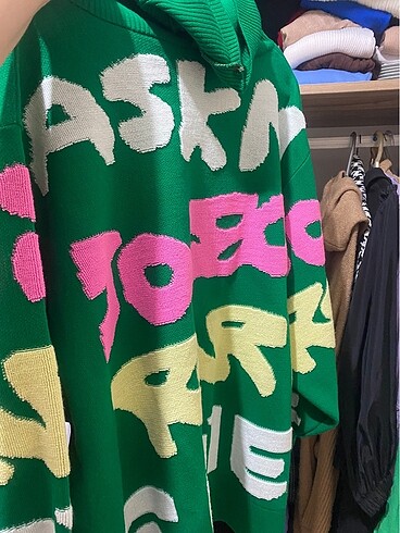 H&M Kazak