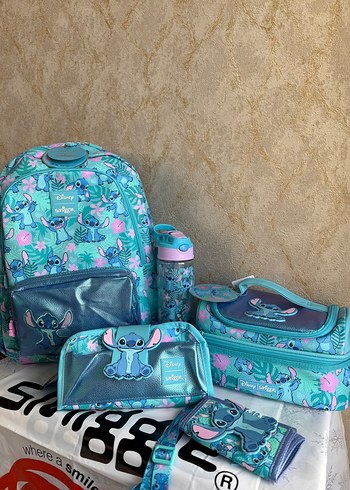 Smiggle Stitch Serisi