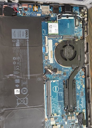 Dell Latitude Siyah Dizüstü Bilgisayar - Görsel 3