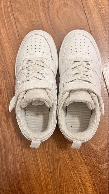 28 Beden beyaz Renk Nike ayakkabı