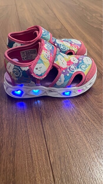 25 Beden çeşitli Renk Skechers sandalet