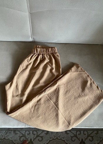 Bej Pilili Rahat Kesim yazlık pantolon