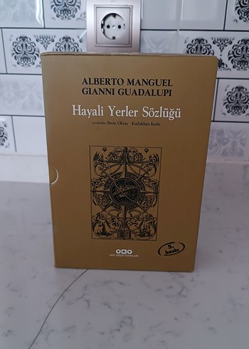 Hayali Yerler Sözlüğü - Manguel & Guadalupi