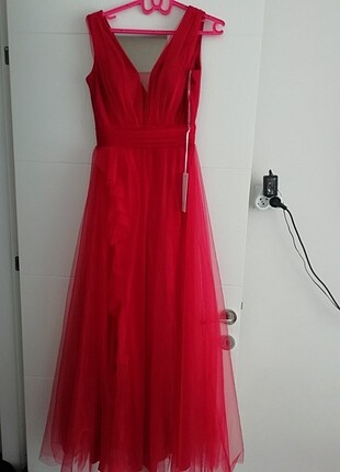 Kırmızı abiye elbise