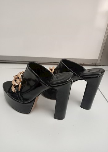 Siyah Parlak Platform Topuklu Kadın Terlik - Görsel 6