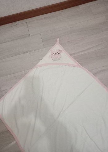 Nakışlı Beyaz Bebek banyo havlusu - Görsel 2