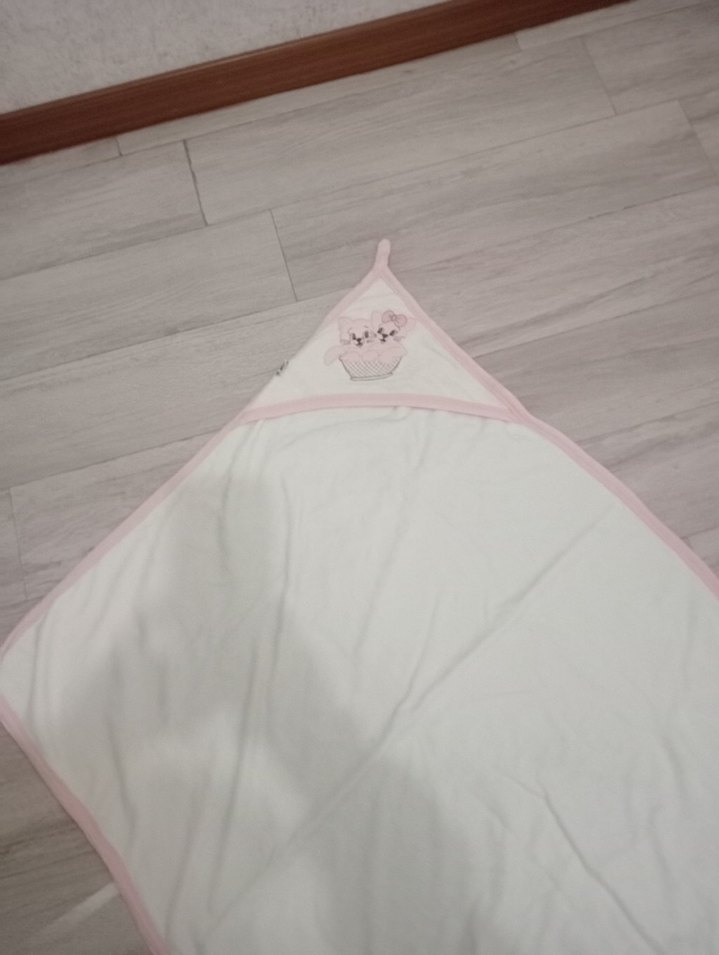 Nakışlı Beyaz Bebek banyo havlusu - Görsel 2