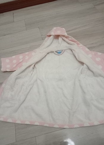 Kapüşonlu Pembe Puantiyeli Kız Bornozu - Görsel 5