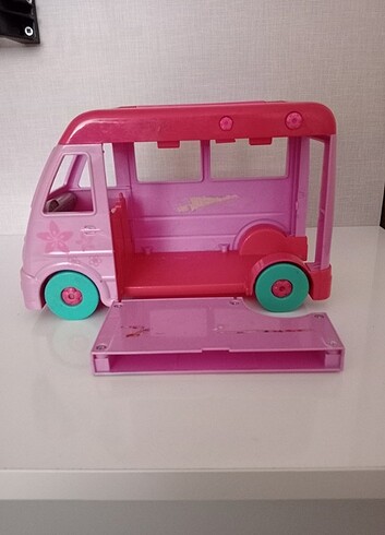 Barbie'nin karavan arabasi