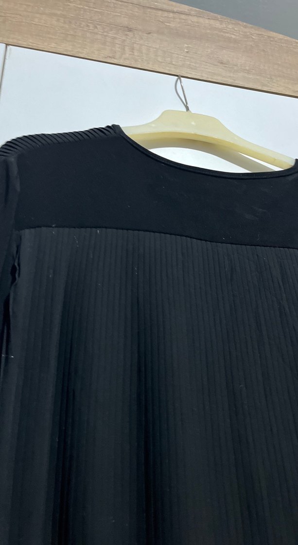 Uzun Siyah  Pliseli Elbise - Görsel 5