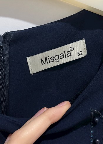 Uzun Kollu Lacivert Nakışlı Uzun Elbise - Görsel 5