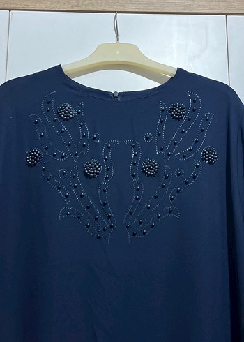 Uzun Kollu Lacivert Nakışlı Uzun Elbise - Görsel 2