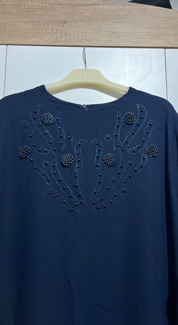 Uzun Kollu Lacivert Nakışlı Uzun Elbise - Görsel 2