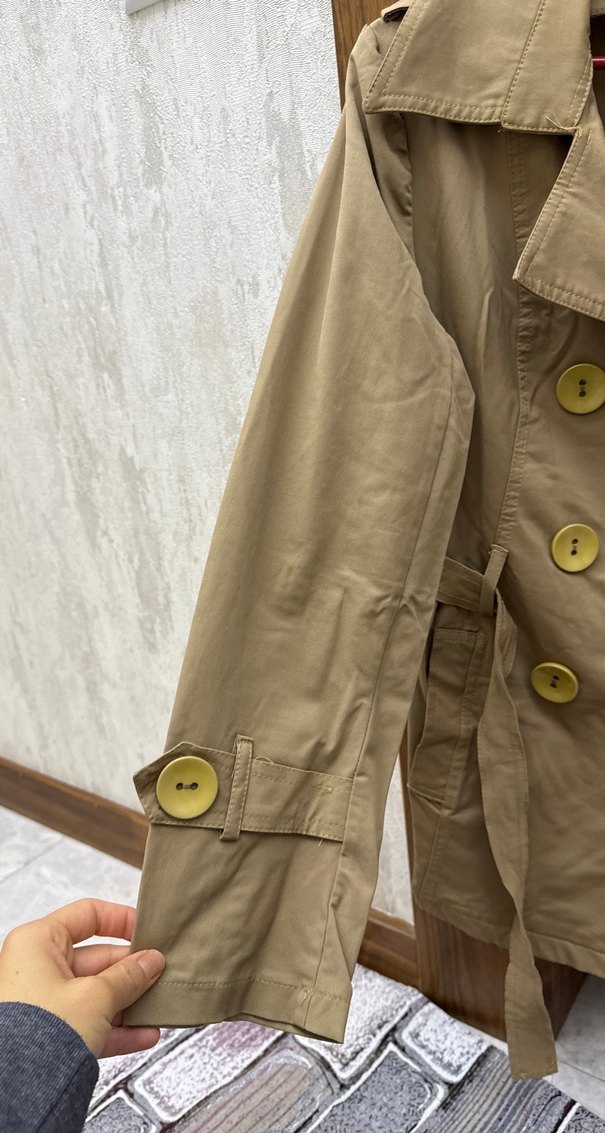 Düğmeli Bej Kadın Trençkot - Görsel 2