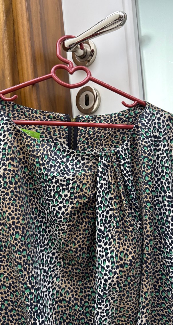 Düğmeli Leopar Desenli Yeşil Kadın Elbise - Görsel 2