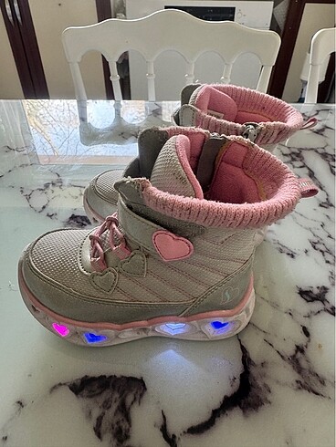 23 Beden Skechers ışıklı bot
