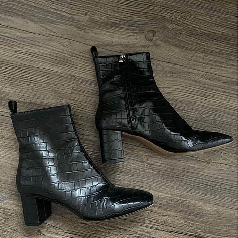 H&M h&m 38 bot