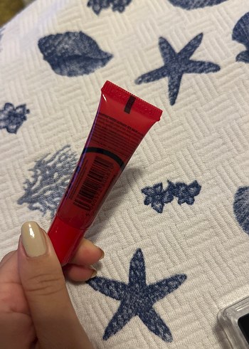 Parlak Kırmızı Dudak Parlatıcısı - Görsel 2