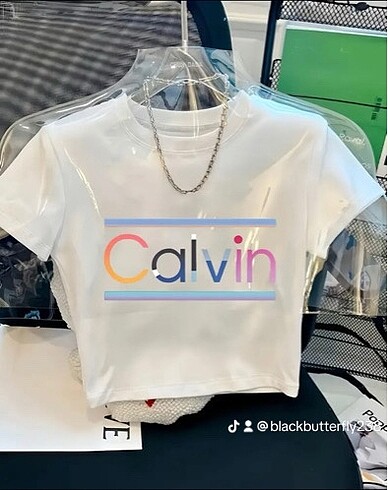 Calvin yazılı crop tshırt