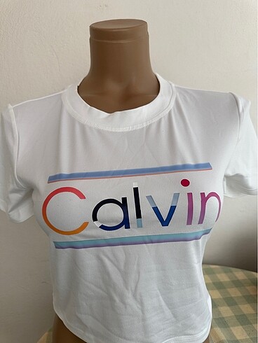 Calvin Klein Calvin yazılı crop tshırt