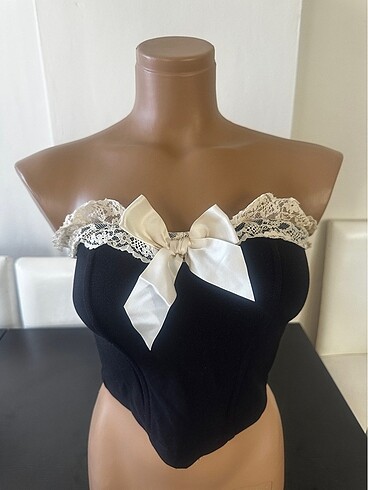 Dantelli fiyonklu crop
