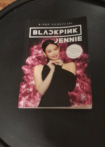 BLACKPINK Jennie K-Pop Yıldızları Dergisi