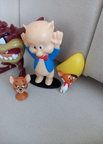  Beden Looney tunes figür 