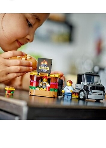 Beden Lego hamburger arabası