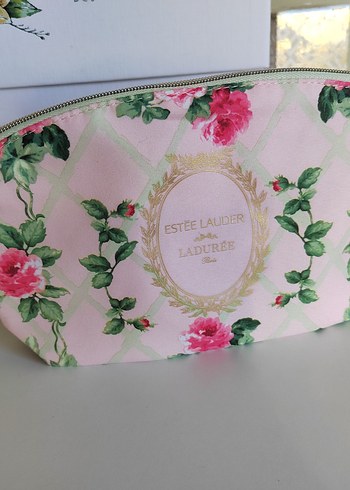 Estée Lauder Makyaj Çantası