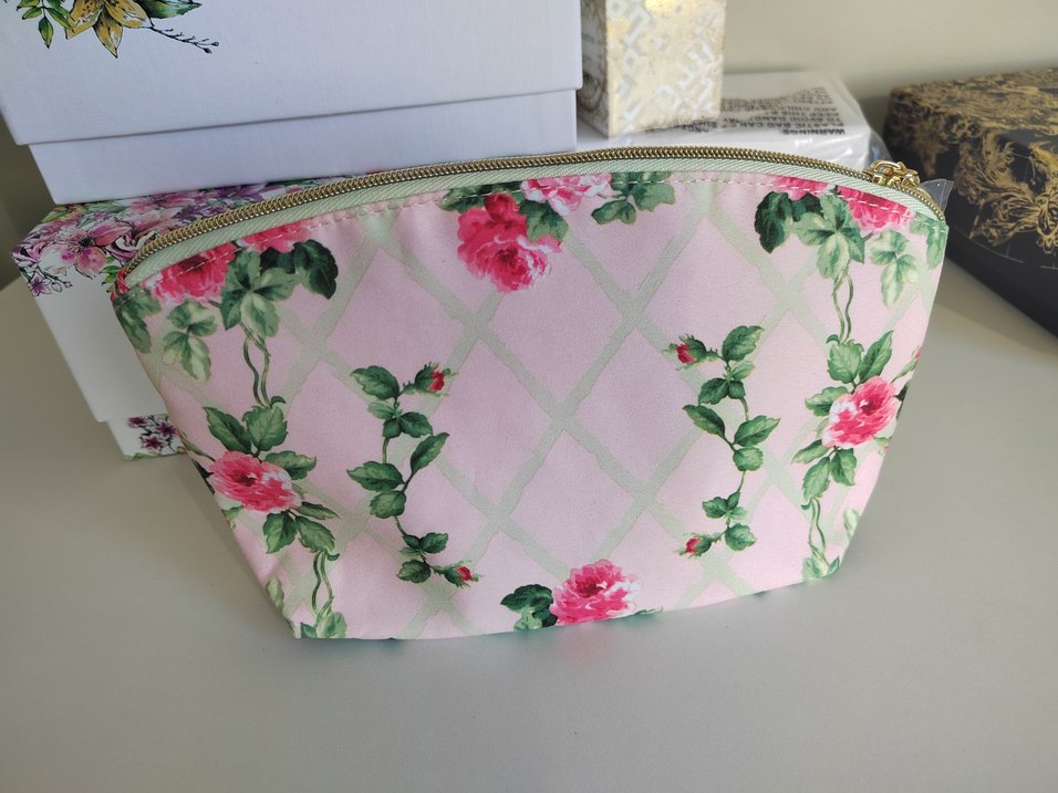 Estée Lauder Makyaj Çantası - Görsel 5