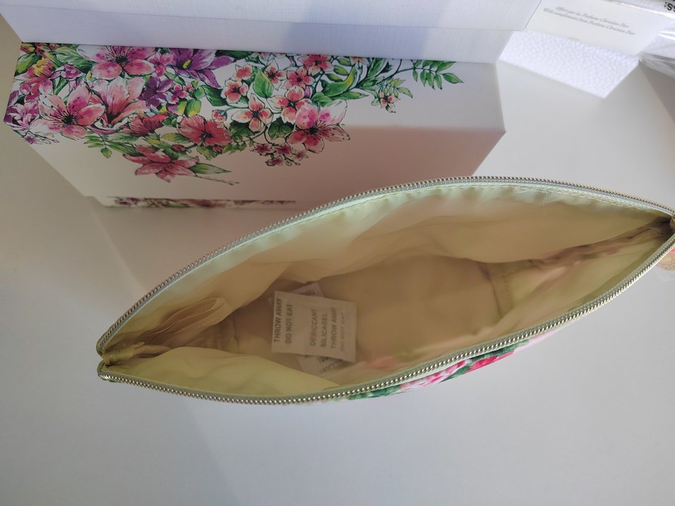 Estée Lauder Makyaj Çantası - Görsel 4