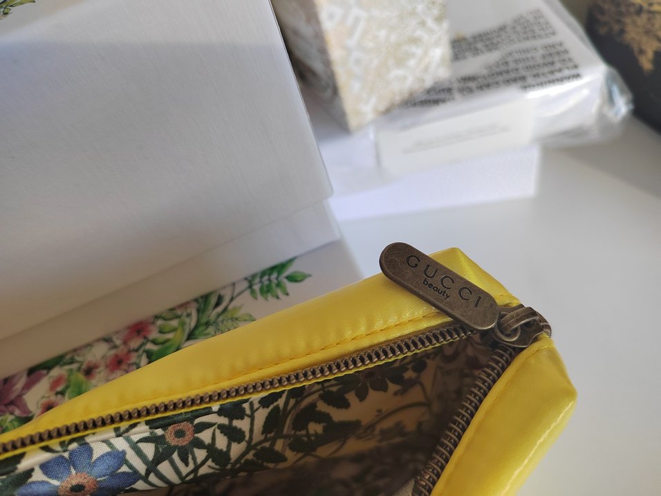 Gucci Flora Makyaj Çantası - Görsel 2
