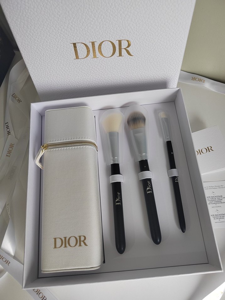 Dior  Makyaj Fırçası Seti - Görsel 2