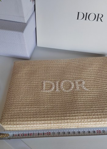 Dior büyük makyaj çantası hasır - Görsel 4