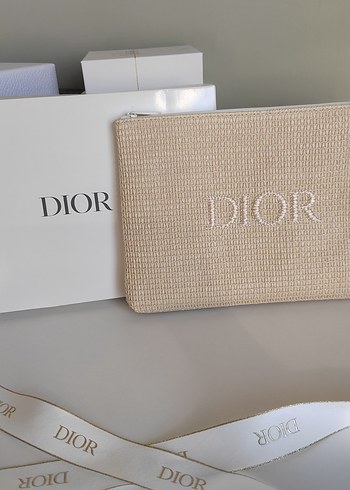 Dior büyük makyaj çantası hasır - Görsel 8