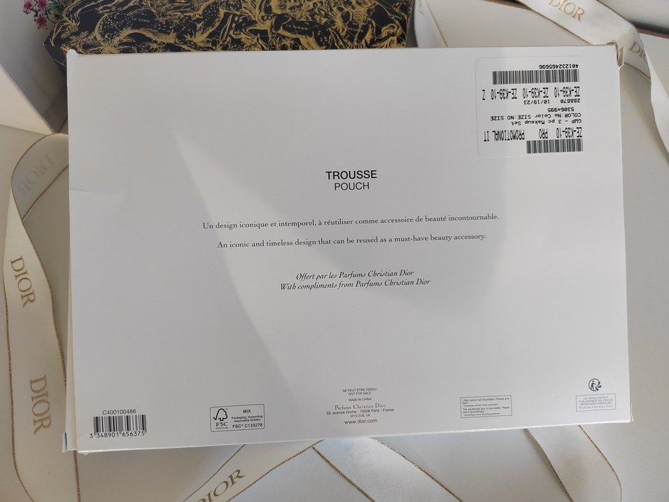 Dior büyük makyaj çantası hasır - Görsel 5