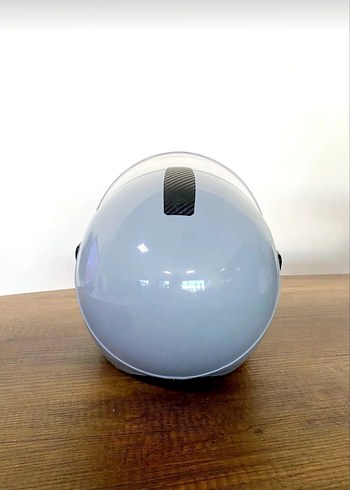 Gri Metalik Minimalist Motosiklet Kaskı