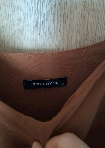 Boncuk Detaylı Kahverengi Straplez Bluz - Görsel 5