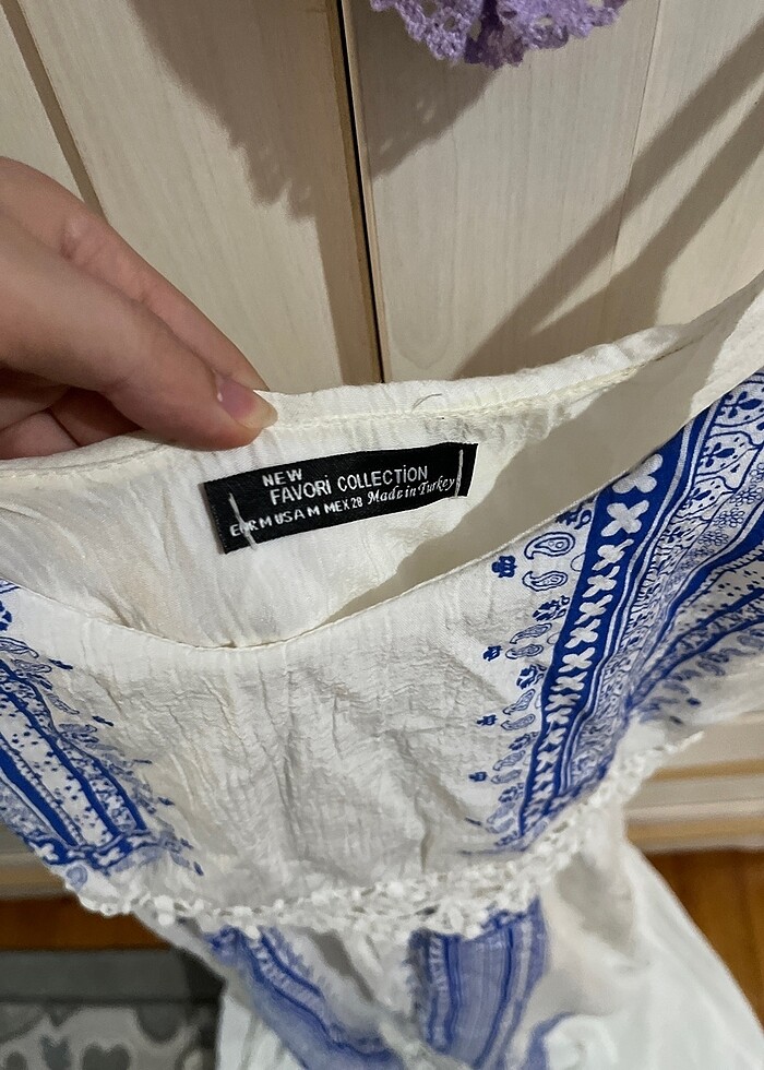 Dantel işlemeli mavi beyaz askılı elbise - Görsel 3