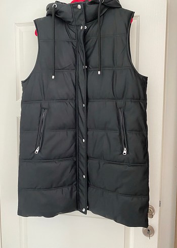 Kadın Siyah Kapüşonlu Fermuarlı Şişme Yelek - Görsel 2