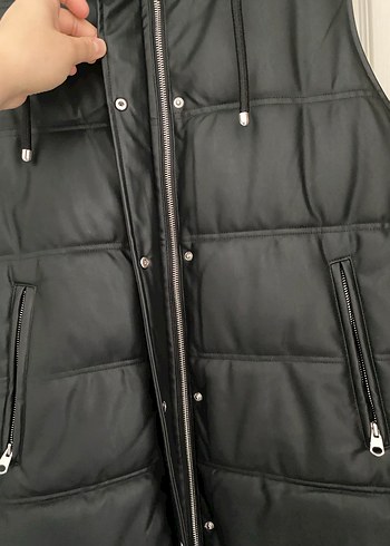 Kadın Siyah Kapüşonlu Fermuarlı Şişme Yelek - Görsel 5