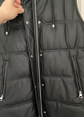 Kadın Siyah Kapüşonlu Fermuarlı Şişme Yelek - Görsel 4