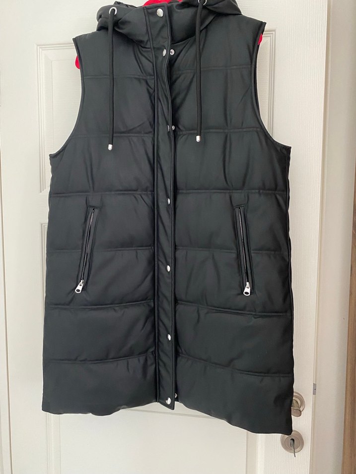 Kadın Siyah Kapüşonlu Fermuarlı Şişme Yelek - Görsel 2