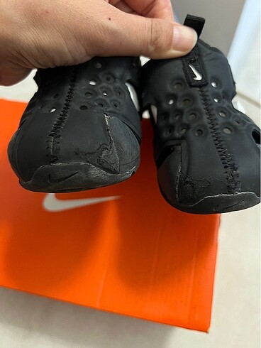 22 Beden siyah Renk Nike 22 numara sandalet